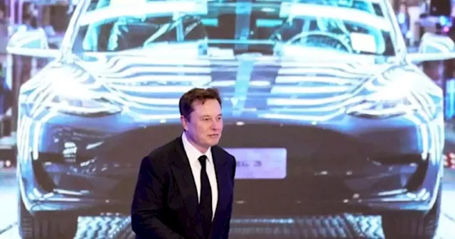 Musk tells Tesla workers not to be 'bothered by stock market craziness'