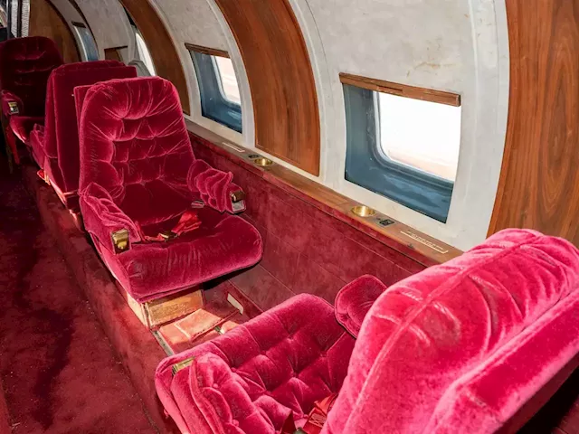 Take a look inside Elvis Presley's 1962 Lockheed 1329 JetStar private jet that's up for auction | Business Insider