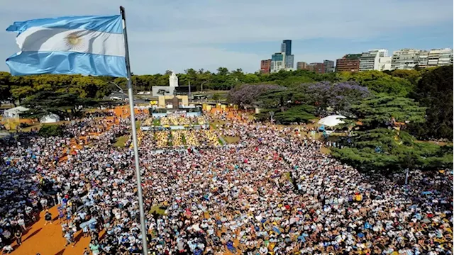 Argentines take to the streets to celebrate World Cup win over Australia - SABC News - Breaking news, special reports, world, business, sport coverage of all South African current events. Africa's news leader.