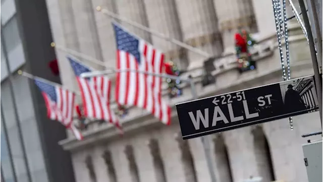 Stocks lose ground on Wall Street, crude oil prices climbclimb