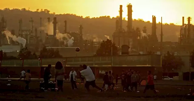 Newsom, accusing oil industry of price gouging, unveils plan to cap refinery profits