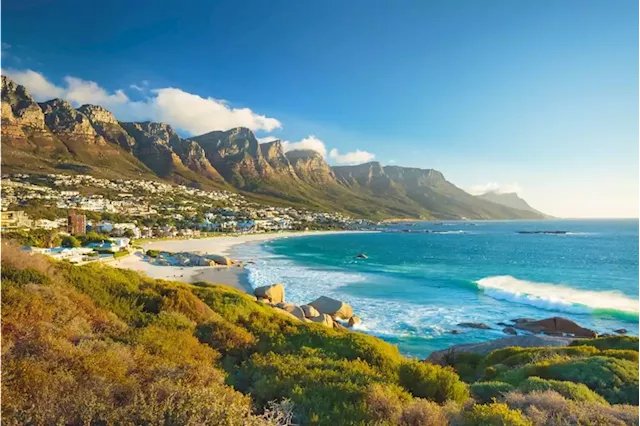 Cape Town gets more cops, lifeguards, and firefighters in time for the summer holidays | Business Insider