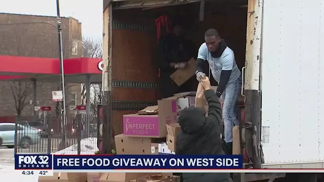 Chicago business owner supplying West Garfield Park residents with free food after Save A Lot closes