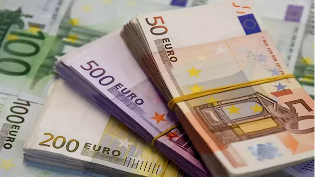 Euro holds gains after hopes of easing in Ukraine tensions - SABC News - Breaking news, special reports, world, business, sport coverage of all South African current events. Africa's news leader.