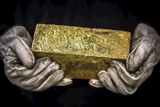 Business Maverick: Gold Price Pushes Above $1,900 as Ukraine Crisis Spurs Haven Demand