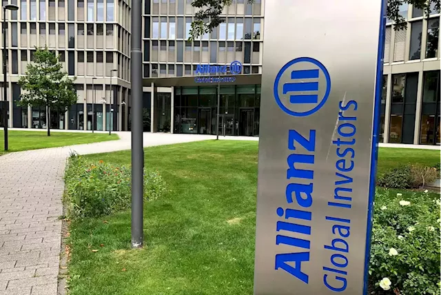 Allianz fires two managers in wake of investment fund collapse