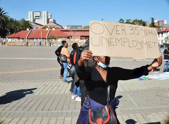 Unemployment and interest rate hikes predicted to hit property market