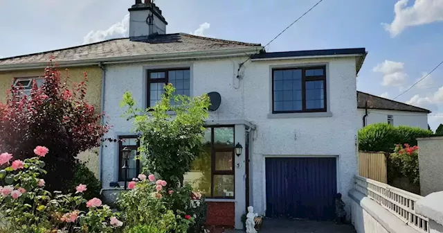 Five-bedroom 'fixer-upper' house on the market for just €85,000