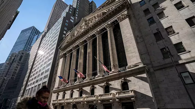 Stocks Rally on Wall Street as Oil Prices Keep Falling