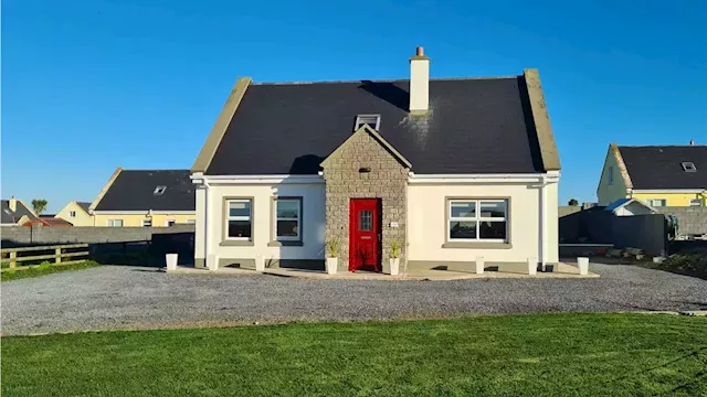 This charming home on the west coast of Clare is on the market for €245,000 | IMAGE.ie