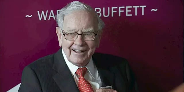 17 oil stocks, including Warren Buffett favorite Occidental Petroleum, that are expected to book the highest free cash flow