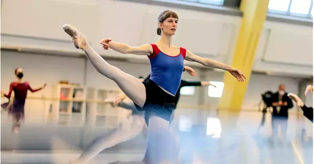 Ukrainian ballerinas find shelter at Berlin's top ballet company