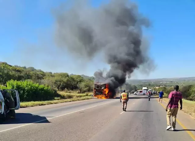 Passengers injured after three Golden Arrows buses set on fire in Cape Town - SABC News - Breaking news, special reports, world, business, sport coverage of all South African current events. Africa's news leader.