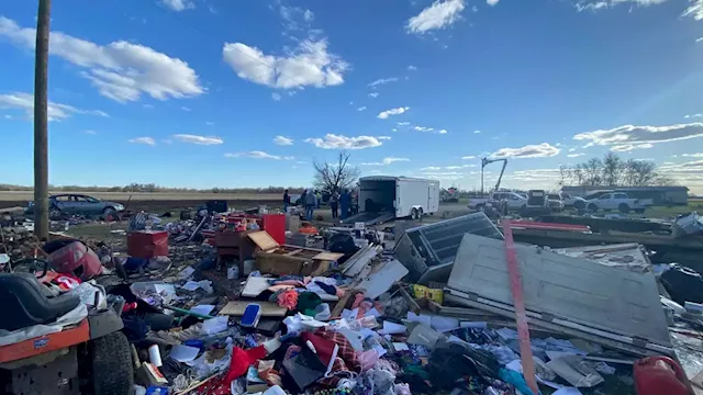 Small business in Granger opens its doors for tornado victims