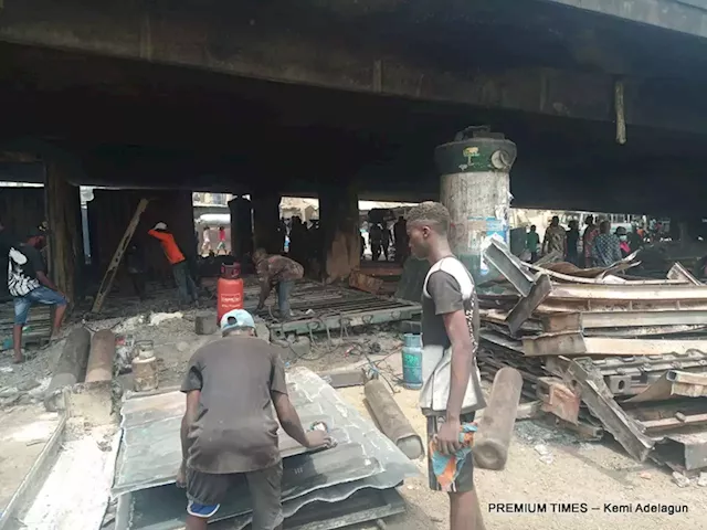 Apongbon Bridge: Traders count losses, begin evacuation after market fire