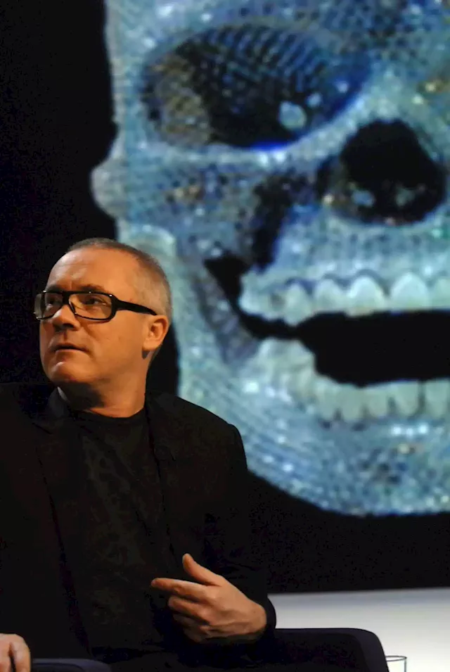 Art Industry News: Damien Hirst, the World’s Richest Artist, Claimed Almost $2 Million From a Government Relief Fund + Other Stories | Artnet News