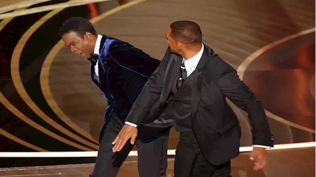 Will Smith apologizes to Chris Rock for slap, academy weighs action - SABC News - Breaking news, special reports, world, business, sport coverage of all South African current events. Africa's news leader.