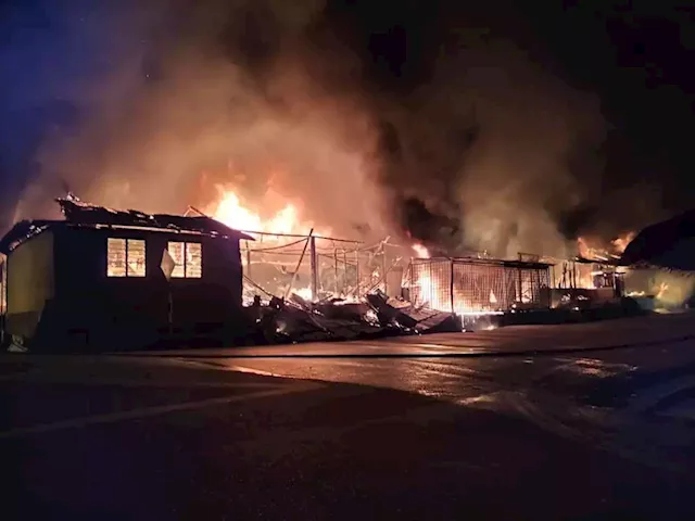 Early morning blaze razes 80% of Yong Peng market