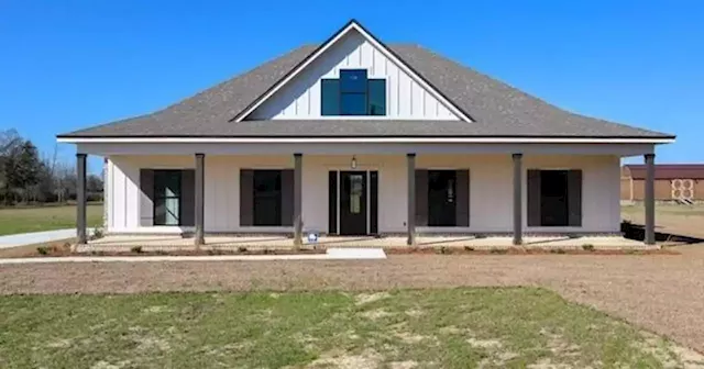 Expensive homes on the market in Dothan