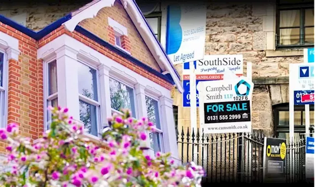 Property market shows ‘no signs of slowing’ as average house price hits record £278,123