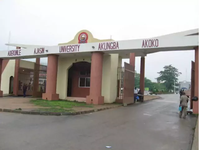 Akeredolu inaugurates Akungba varsity business school, seeks help for education