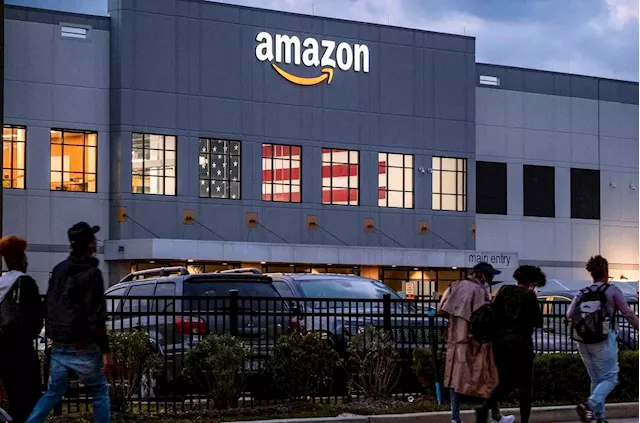 Staten Island Amazon workers vote to unionize, a first for company