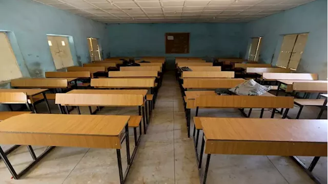 Moretele parents wants the education department to build a new school for their children - SABC News - Breaking news, special reports, world, business, sport coverage of all South African current events. Africa's news leader.