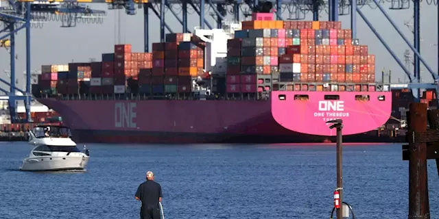 Shipping Stocks Will Sink as U.S. Consumers, China Lose Ballast