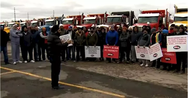 Dump truck drivers ink deal with industry partners, ending six week job action | Globalnews.ca