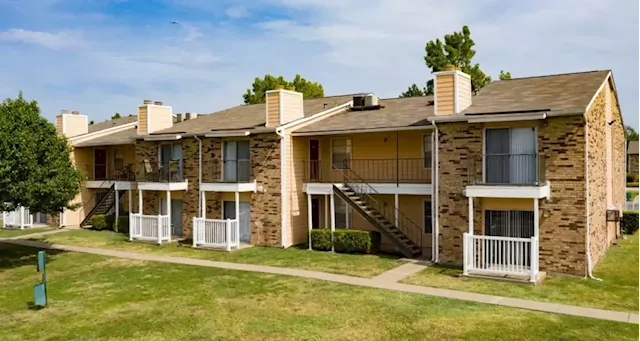 Investment firm buys apartment complexes in East Dallas and Carrollton