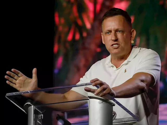 Peter Thiel blasts Warren Buffett, Jamie Dimon, Larry Fink as ‘finance gerontocracy’ at Bitcoin 2022