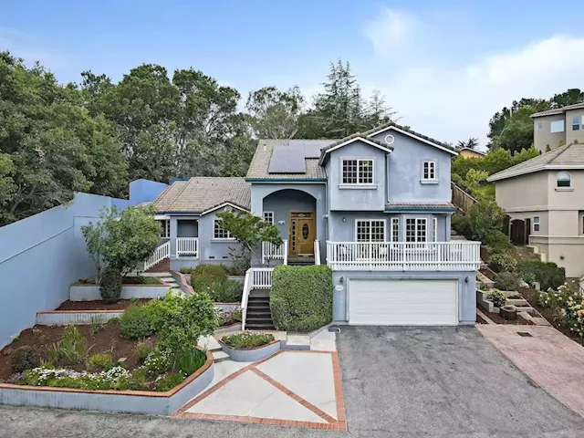 A Silicon Valley house that Mark Zuckerberg rented in the early days of Facebook is on the market for $5.3 million. Take a look inside.