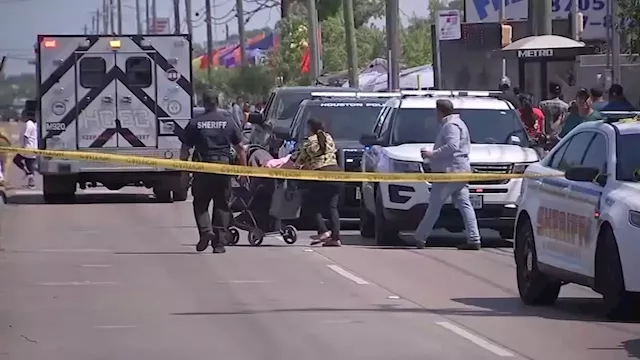 2 killed and 3 taken to hospital in shooting at flea market in north Harris County, HCSO says