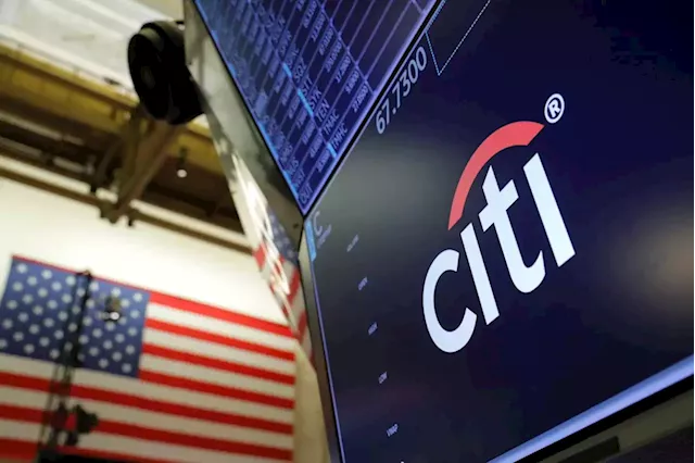 UPDATE 1-Buffett's Berkshire buys Citigroup and several other stocks, slashes Verizon