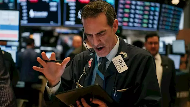 Dow Falls 800 Points, Stock Market Selloff Continues As Major Retailers Warn Of Rising Cost Pressures