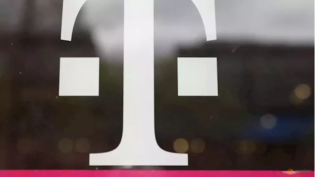 T-Mobile launches 5G products to compete with Verizon, AT&T for business clients