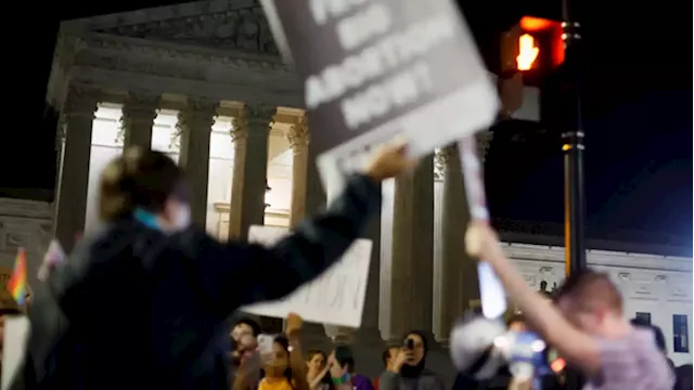 'Do something Democrats,' abortion rights supporters chant at U.S. Supreme Court - SABC News - Breaking news, special reports, world, business, sport coverage of all South African current events. Africa's news leader.