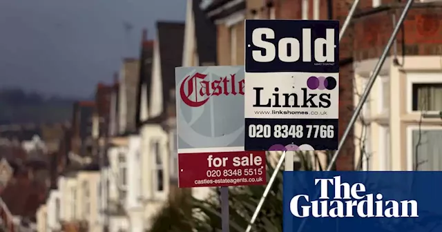 Average UK house price tops £250,000 but ‘market starting to slow’