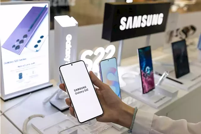 Samsung claims biggest chunk of smartphone market in 5 years