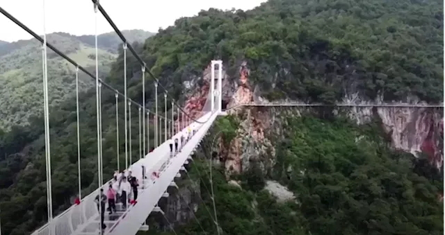 'I dared not look down': Vietnam glass-bottomed bridge targets thrill-seekers - SABC News - Breaking news, special reports, world, business, sport coverage of all South African current events. Africa's news leader.