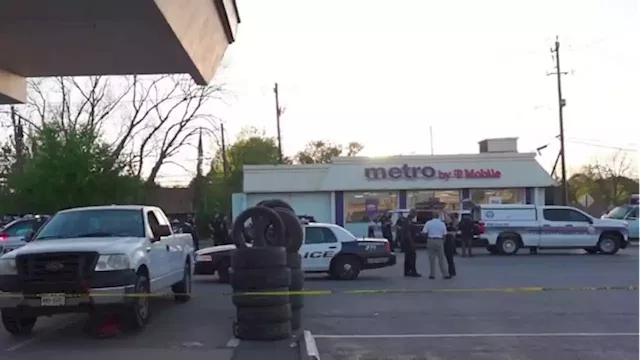 Bodycam video shows deadly officer-involved shooting of suspect who allegedly took gun inside business in NW Houston