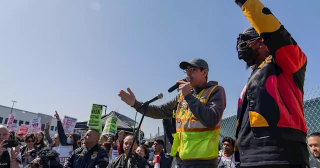 'It's War,' Says Amazon Labor Union After Company Fires Top Organizer