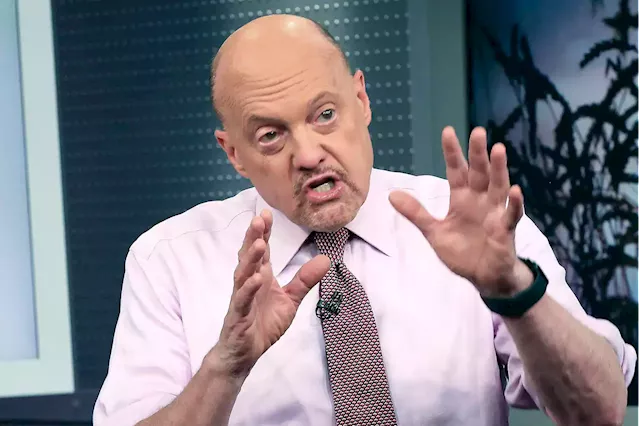 Hold Off on Buying Stocks Until the Market Slows Down, Jim Cramer Cautions