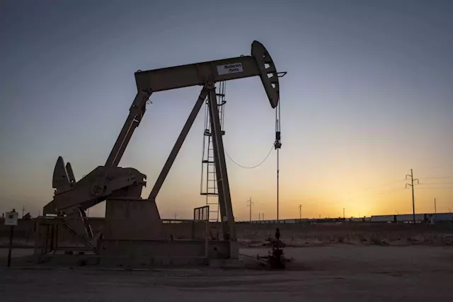 Business Maverick: Oil Ends Week With 6% Plunge After Fed’s Hawkish Tilt