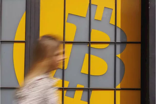 Crypto industry fears contagion as bitcoin slips under $20 000