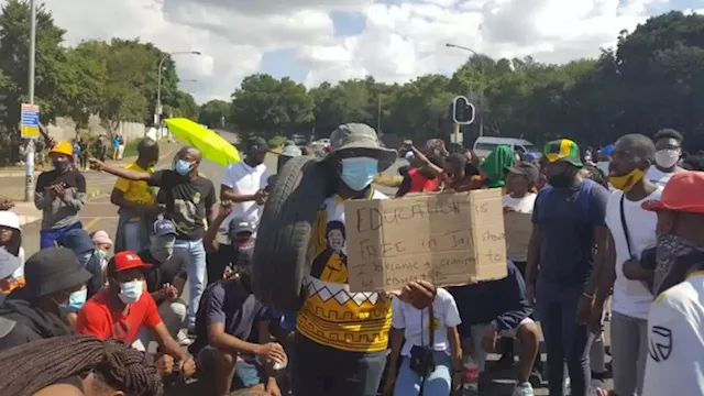 TUT students embark on overnight protest over lack of water, electricity - SABC News - Breaking news, special reports, world, business, sport coverage of all South African current events. Africa's news leader.