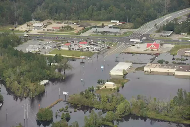 Housing market slows retreat from rising seas, bigger storms | Ben Finley / The Associated Press