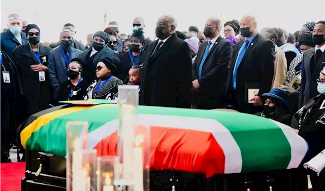 AmaPondo King Sigcau laid to rest - SABC News - Breaking news, special reports, world, business, sport coverage of all South African current events. Africa's news leader.