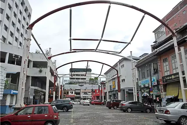 Night market traders to have roof over heads soon