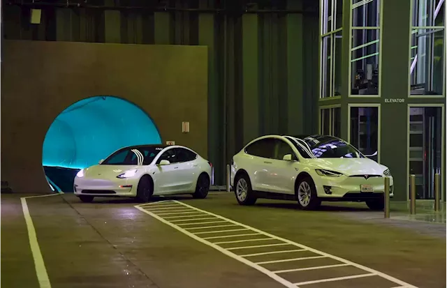 Boring Company's underground Loop now runs to the Las Vegas Strip | Engadget